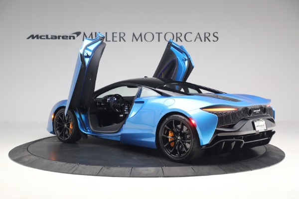 New 2023 McLaren Artura TechLux for sale $287,475 at Bugatti of Greenwich in Greenwich CT 06830 15