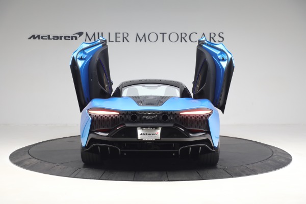 New 2023 McLaren Artura TechLux for sale $287,475 at Bugatti of Greenwich in Greenwich CT 06830 16
