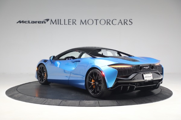 New 2023 McLaren Artura TechLux for sale $287,475 at Bugatti of Greenwich in Greenwich CT 06830 5