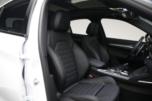 New 2023 Alfa Romeo Stelvio Veloce for sale $54,349 at Bugatti of Greenwich in Greenwich CT 06830 19