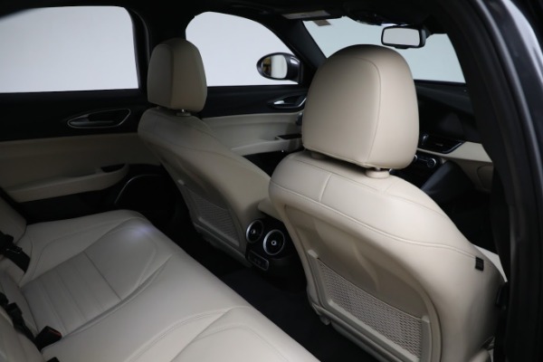New 2023 Alfa Romeo Giulia Ti Lusso for sale $50,370 at Bugatti of Greenwich in Greenwich CT 06830 18