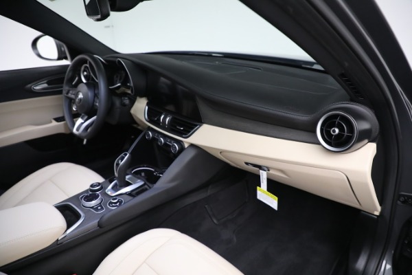 New 2023 Alfa Romeo Giulia Ti Lusso for sale $50,370 at Bugatti of Greenwich in Greenwich CT 06830 21