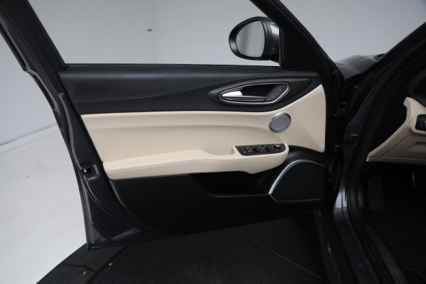 New 2023 Alfa Romeo Giulia Ti Lusso for sale $50,370 at Bugatti of Greenwich in Greenwich CT 06830 22