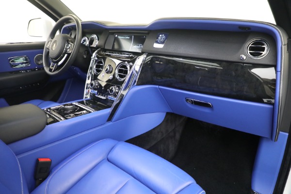 Used 2022 Rolls-Royce Cullinan for sale $359,900 at Bugatti of Greenwich in Greenwich CT 06830 27