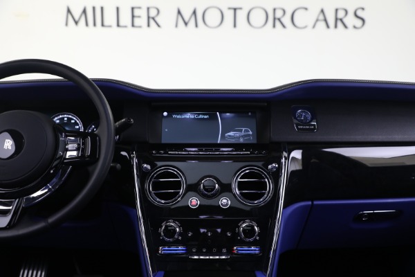 Used 2022 Rolls-Royce Cullinan for sale $359,900 at Bugatti of Greenwich in Greenwich CT 06830 4