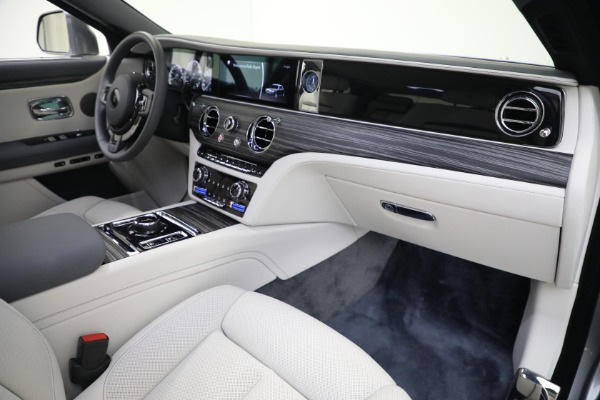 Used 2022 Rolls-Royce Ghost for sale $365,900 at Bugatti of Greenwich in Greenwich CT 06830 21