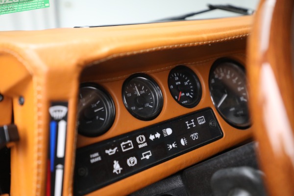 Used 1993 Land Rover Defender 110 for sale $195,900 at Bugatti of Greenwich in Greenwich CT 06830 18