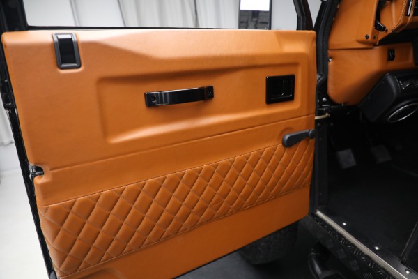 Used 1993 Land Rover Defender 110 for sale $195,900 at Bugatti of Greenwich in Greenwich CT 06830 19