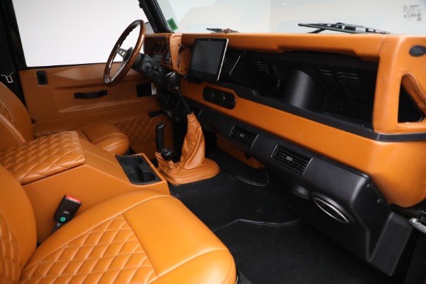 Used 1993 Land Rover Defender 110 for sale $195,900 at Bugatti of Greenwich in Greenwich CT 06830 22