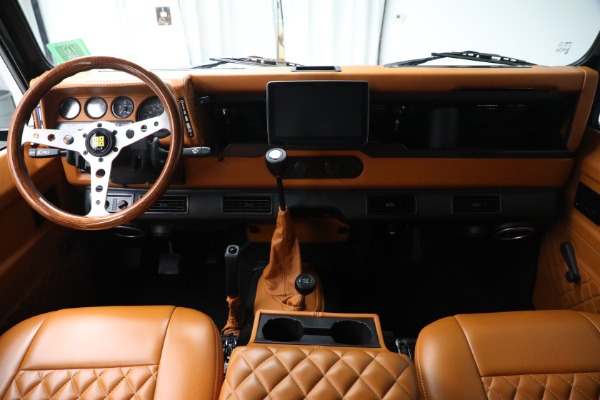 Used 1993 Land Rover Defender 110 for sale $195,900 at Bugatti of Greenwich in Greenwich CT 06830 27