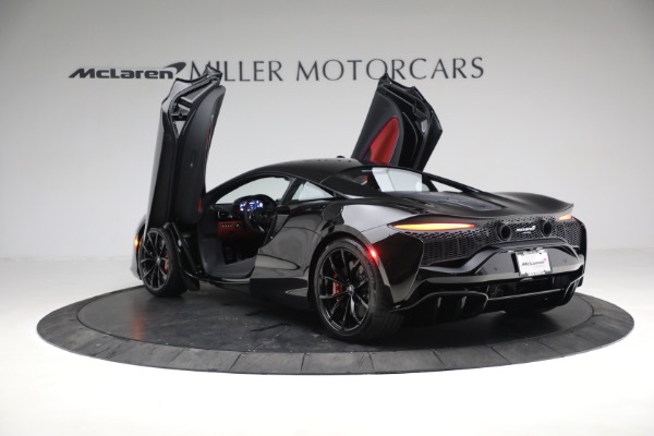 New 2023 McLaren Artura TechLux for sale $274,210 at Bugatti of Greenwich in Greenwich CT 06830 14
