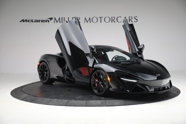 New 2023 McLaren Artura TechLux for sale $274,210 at Bugatti of Greenwich in Greenwich CT 06830 16