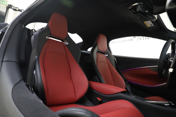 New 2023 McLaren Artura TechLux for sale $274,210 at Bugatti of Greenwich in Greenwich CT 06830 22