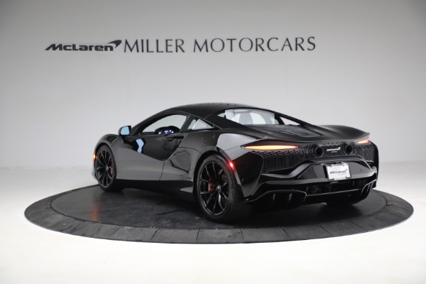 New 2023 McLaren Artura TechLux for sale $274,210 at Bugatti of Greenwich in Greenwich CT 06830 5