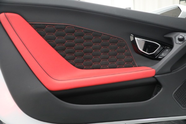 Used 2021 Lamborghini Huracan LP 610-2 EVO Spyder for sale $289,900 at Bugatti of Greenwich in Greenwich CT 06830 22