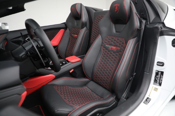 Used 2021 Lamborghini Huracan LP 610-2 EVO Spyder for sale $289,900 at Bugatti of Greenwich in Greenwich CT 06830 25