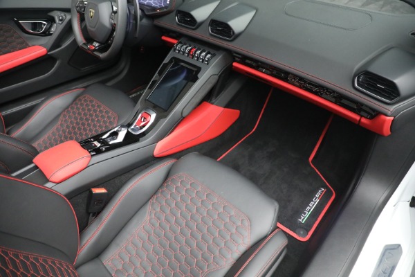 Used 2021 Lamborghini Huracan LP 610-2 EVO Spyder for sale $289,900 at Bugatti of Greenwich in Greenwich CT 06830 28