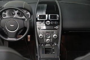 Used 2009 Aston Martin V8 Vantage Roadster for sale $59,900 at Bugatti of Greenwich in Greenwich CT 06830 26