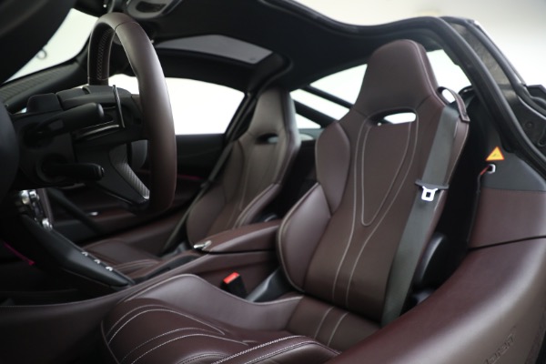 Used 2018 McLaren 720S Luxury for sale $273,900 at Bugatti of Greenwich in Greenwich CT 06830 21