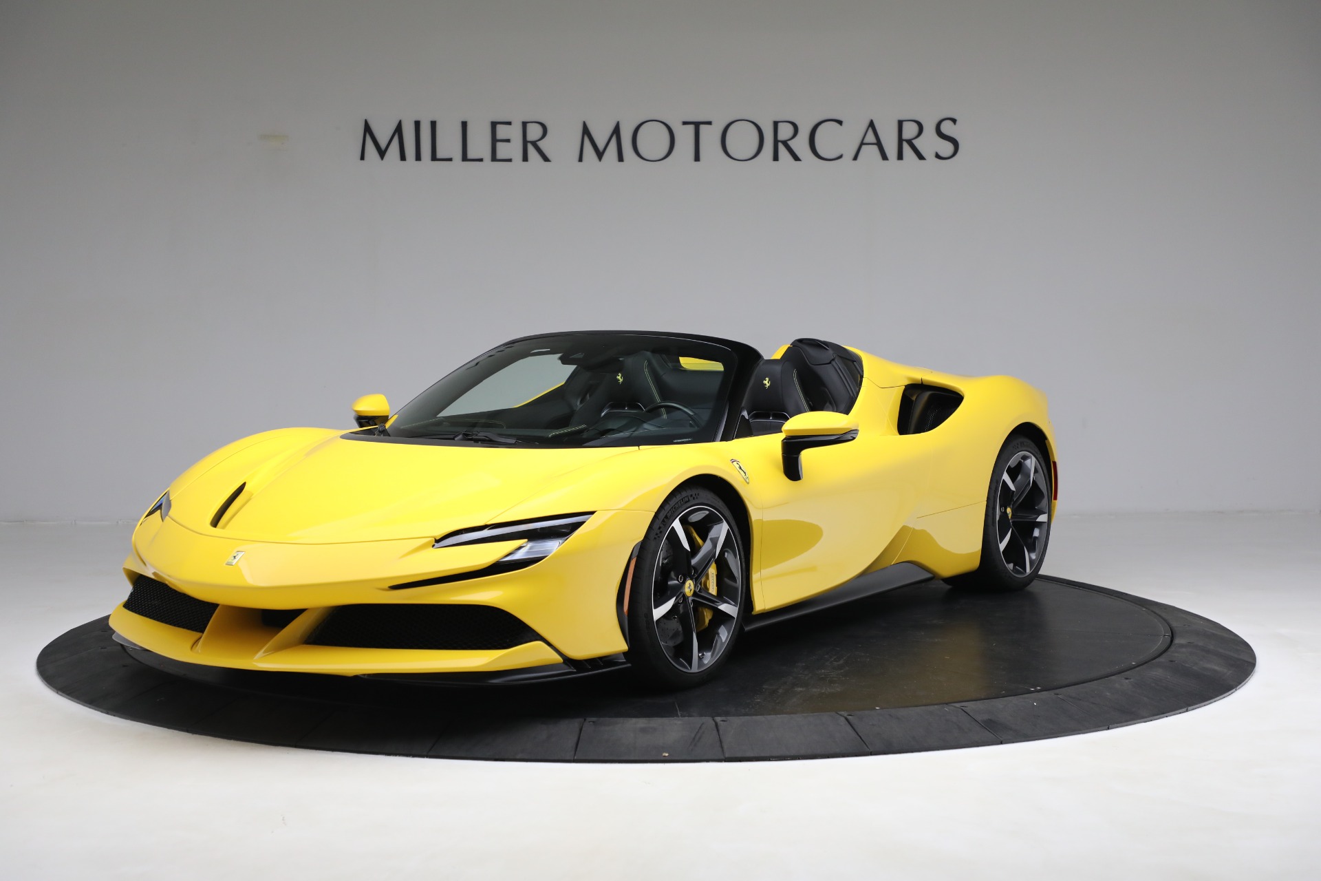 Used 2022 Ferrari SF90 Spider for sale $699,900 at Bugatti of Greenwich in Greenwich CT 06830 1