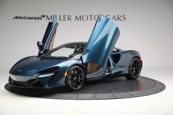 New 2023 McLaren Artura TechLux for sale $263,525 at Bugatti of Greenwich in Greenwich CT 06830 13