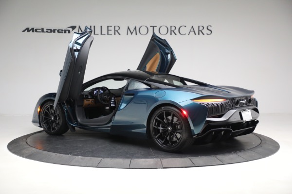 New 2023 McLaren Artura TechLux for sale $263,525 at Bugatti of Greenwich in Greenwich CT 06830 14