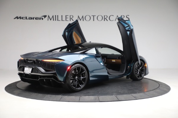 New 2023 McLaren Artura TechLux for sale $263,525 at Bugatti of Greenwich in Greenwich CT 06830 15
