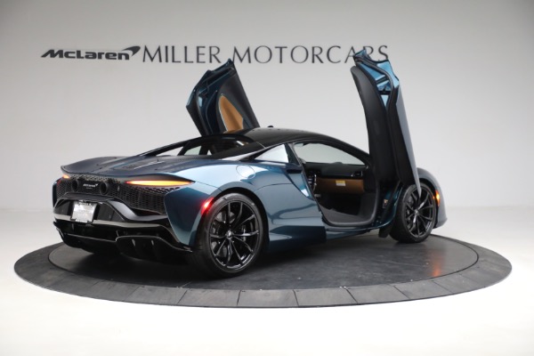New 2023 McLaren Artura TechLux for sale $263,525 at Bugatti of Greenwich in Greenwich CT 06830 15