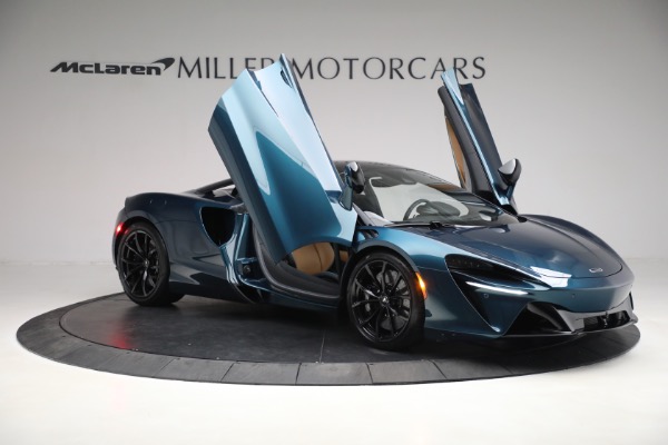 New 2023 McLaren Artura TechLux for sale $263,525 at Bugatti of Greenwich in Greenwich CT 06830 16