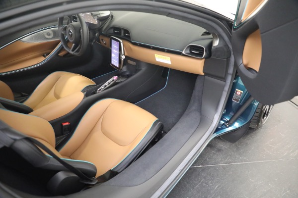 New 2023 McLaren Artura TechLux for sale $263,525 at Bugatti of Greenwich in Greenwich CT 06830 24