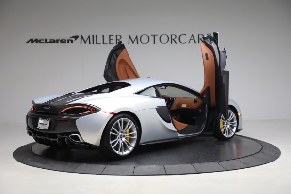 Used 2017 McLaren 570S for sale $166,900 at Bugatti of Greenwich in Greenwich CT 06830 16