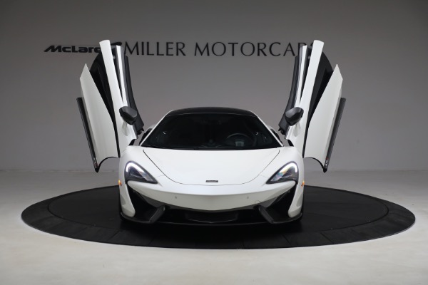 Used 2017 McLaren 570S for sale $138,900 at Bugatti of Greenwich in Greenwich CT 06830 13