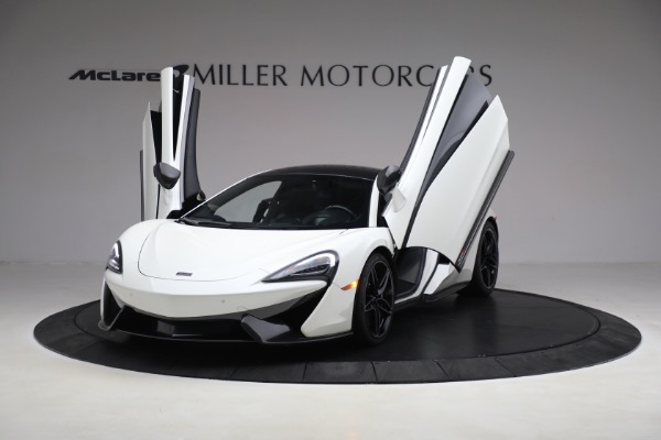 Used 2017 McLaren 570S for sale $138,900 at Bugatti of Greenwich in Greenwich CT 06830 14