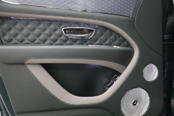 Used 2022 Bentley Bentayga Speed for sale $239,900 at Bugatti of Greenwich in Greenwich CT 06830 18
