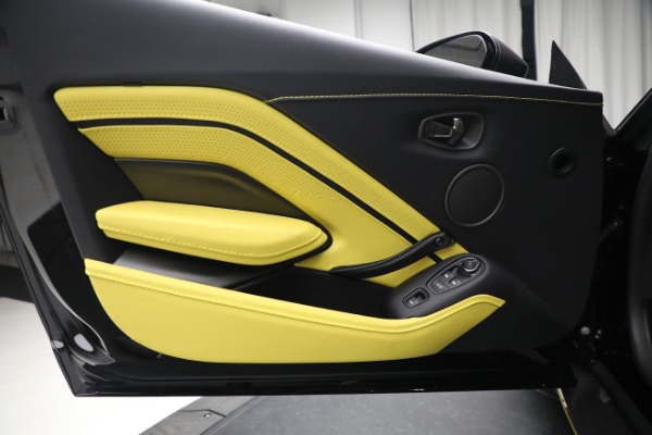 Used 2023 Aston Martin Vantage V12 for sale $412,286 at Bugatti of Greenwich in Greenwich CT 06830 25