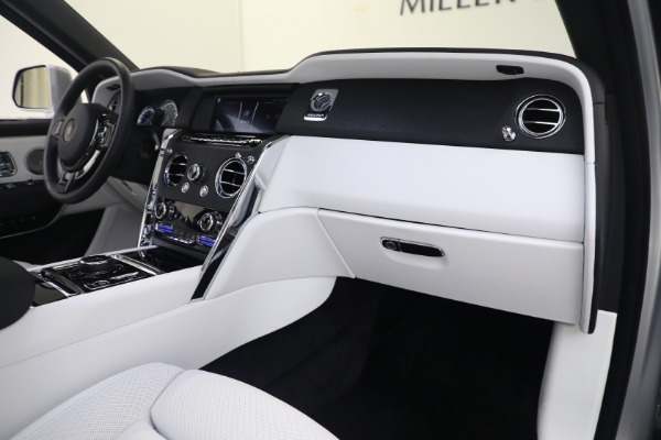 Used 2020 Rolls-Royce Cullinan for sale $305,900 at Bugatti of Greenwich in Greenwich CT 06830 26
