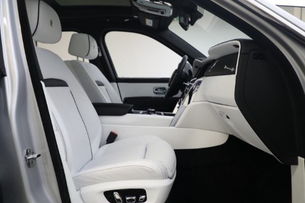 Used 2020 Rolls-Royce Cullinan for sale $305,900 at Bugatti of Greenwich in Greenwich CT 06830 27