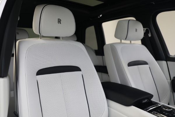 Used 2020 Rolls-Royce Cullinan for sale $305,900 at Bugatti of Greenwich in Greenwich CT 06830 28