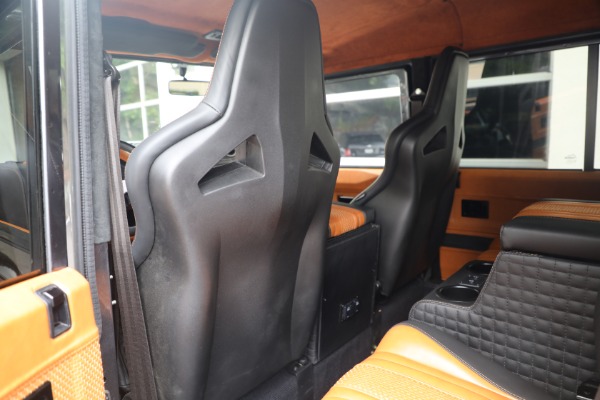 Used 1983 Land Rover Defender 110 Double Cab 6x6 Edition for sale $399,900 at Bugatti of Greenwich in Greenwich CT 06830 10