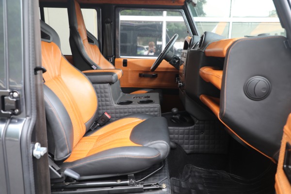 Used 1983 Land Rover Defender 110 Double Cab 6x6 Edition for sale $399,900 at Bugatti of Greenwich in Greenwich CT 06830 14