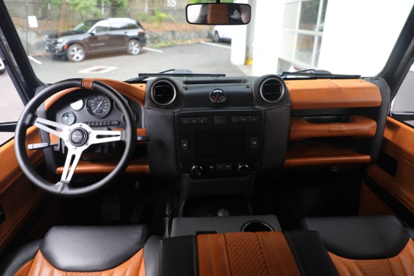 Used 1983 Land Rover Defender 110 Double Cab 6x6 Edition for sale $399,900 at Bugatti of Greenwich in Greenwich CT 06830 17