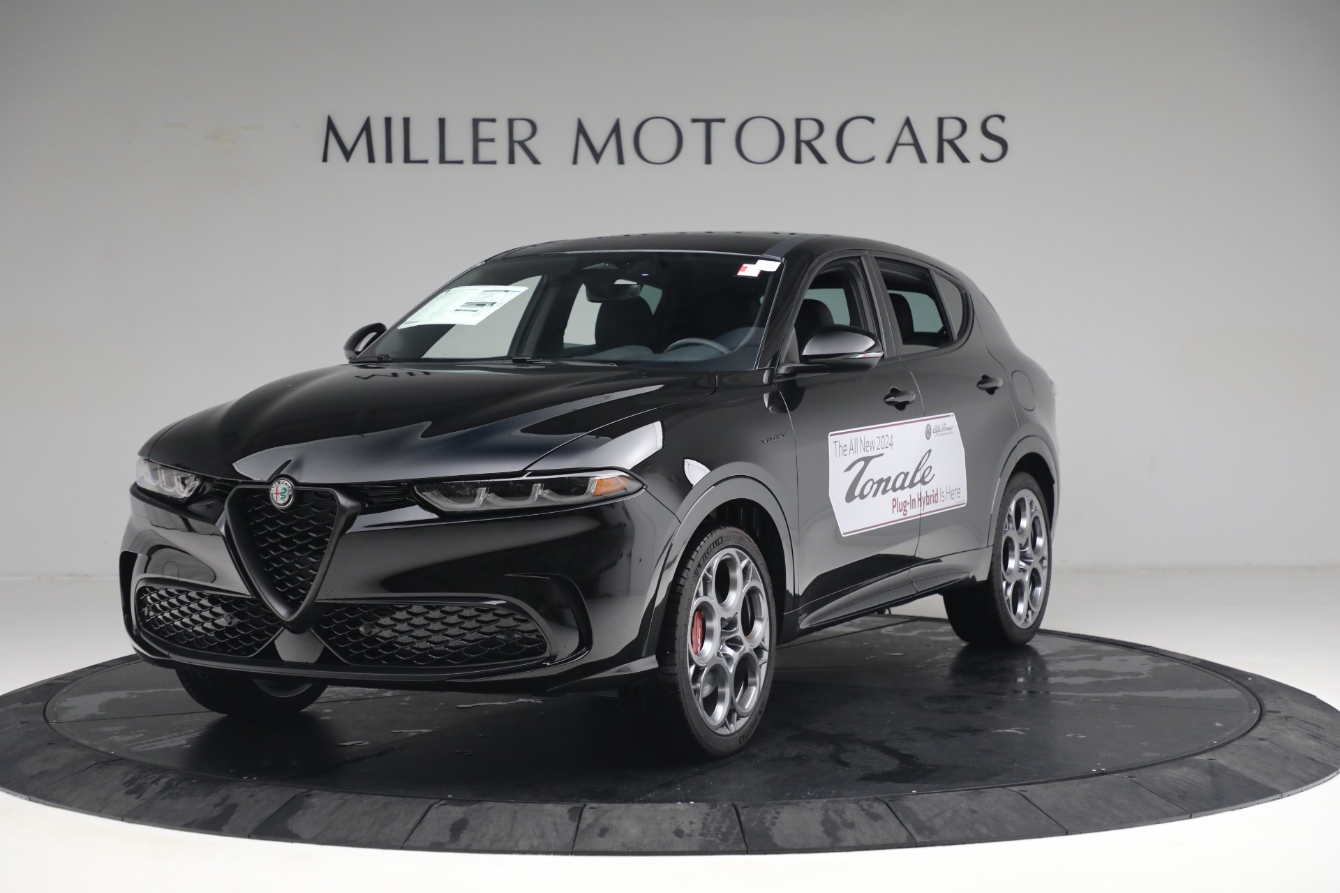 New 2024 Alfa Romeo Tonale Veloce for sale $55,290 at Bugatti of Greenwich in Greenwich CT 06830 1