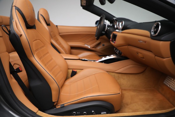 Used 2017 Ferrari California T for sale $151,900 at Bugatti of Greenwich in Greenwich CT 06830 23