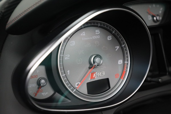 Used 2015 Audi R8 4.2 quattro Spyder for sale $149,900 at Bugatti of Greenwich in Greenwich CT 06830 22