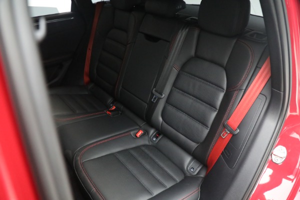 Used 2022 Porsche Macan GTS for sale $82,900 at Bugatti of Greenwich in Greenwich CT 06830 16