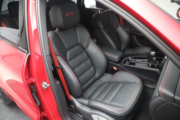 Used 2022 Porsche Macan GTS for sale $82,900 at Bugatti of Greenwich in Greenwich CT 06830 20