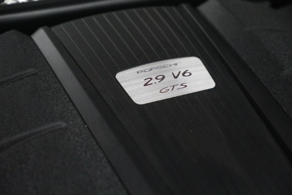Used 2022 Porsche Macan GTS for sale $82,900 at Bugatti of Greenwich in Greenwich CT 06830 27