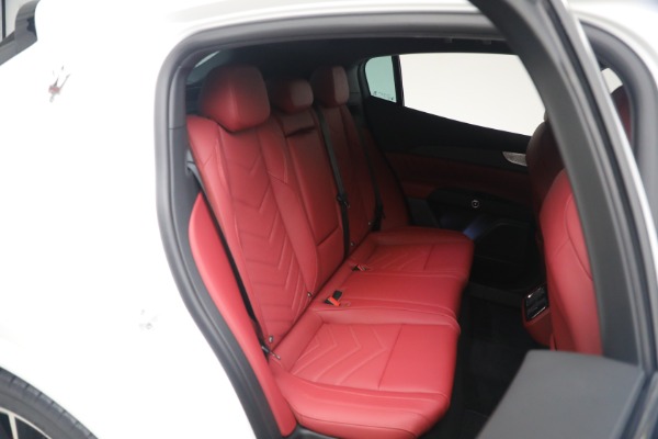 Used 2023 Maserati Grecale Trofeo for sale Sold at Bugatti of Greenwich in Greenwich CT 06830 22