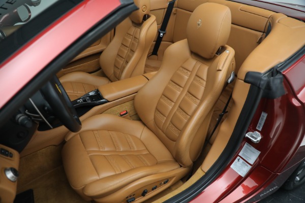 Used 2014 Ferrari California for sale $136,900 at Bugatti of Greenwich in Greenwich CT 06830 21