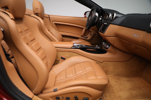 Used 2014 Ferrari California for sale $136,900 at Bugatti of Greenwich in Greenwich CT 06830 24
